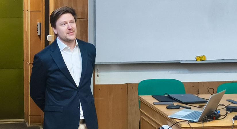 Komoly veszélyre hívta fel a figyelmet Debrecenben a Béres Gyógyszergyár elnöke,