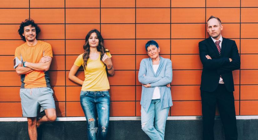 Generációs szakadék a munkahelyeken: eltérő foglalkoztatási minták és munkakörülmények a KSH adatai alapján