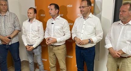 Beindították a kampánymotort — A Parlament folyosójáról irányítják a Fidesz pécsi karaktergyilkosságait?