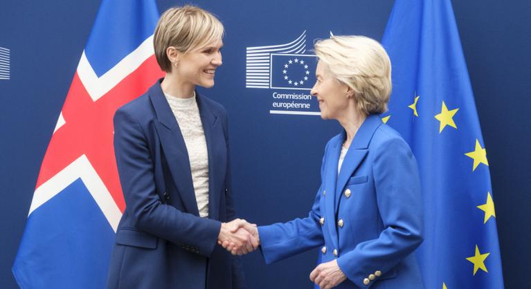 Donald Trump döntései miatt újabb ország csatlakozna gyorsított eljárással az Európai Unióhoz