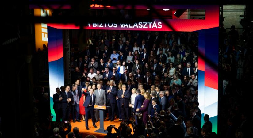 A Fidesz és a KDNP összes vezető politikusa országjárásra indul