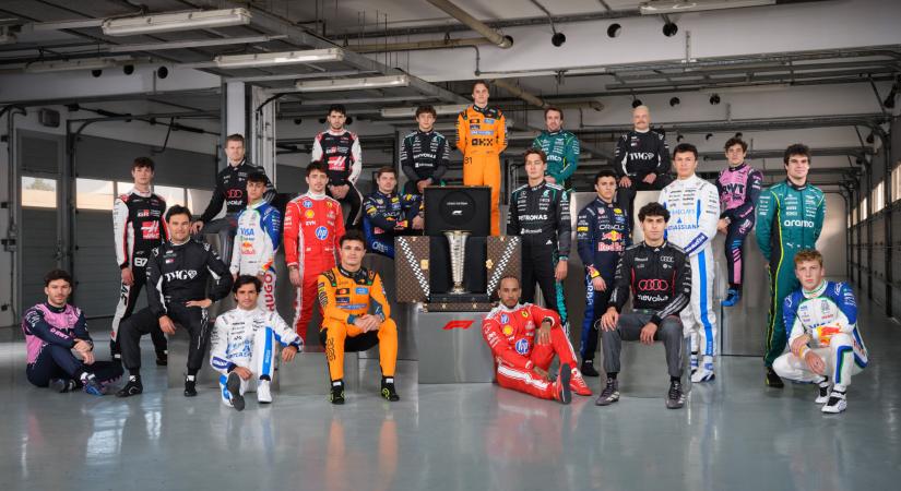 Teljesen kiakadtak a rajongók az F1-pilóták hivatalos közös fotójától