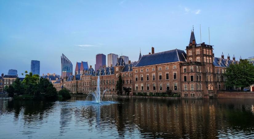 Sokáig tartott, de letette esküjét az új holland kormány