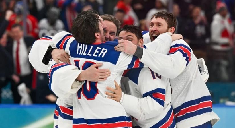 Kínos helyzetbe került az olimpiai bajnokokkal bulizó FBI-igazgató