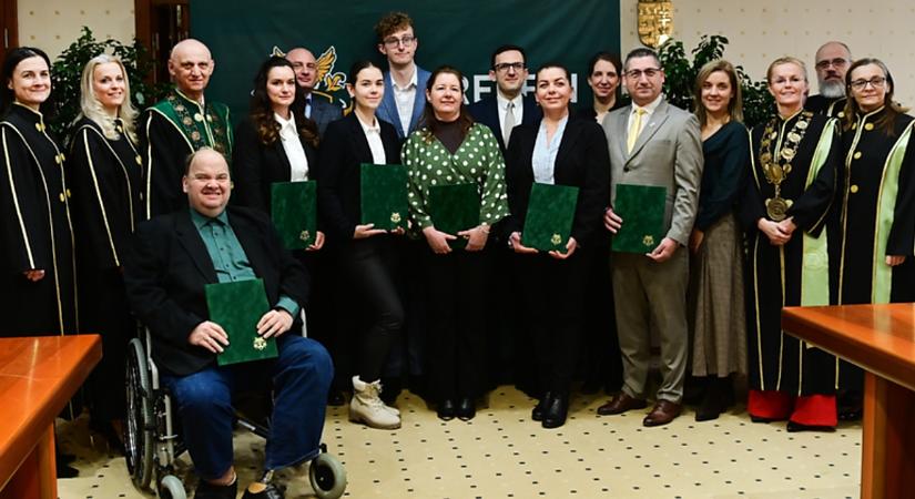 Az új Hajdú B. vagy Knézy? A jövő sportkommentátorait is elismerték a Debreceni Egyetemen