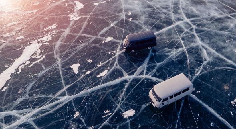 Észtország tengerei annyira befagytak, hogy autók közlekednek rajta