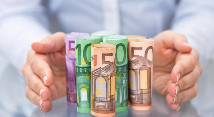 Külföldre viszik a pénzüket a magyarok