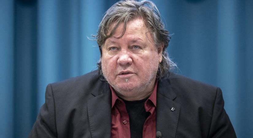 Turnéra indul Szarka Tamás, új háborúellenes dalát is bemutatja