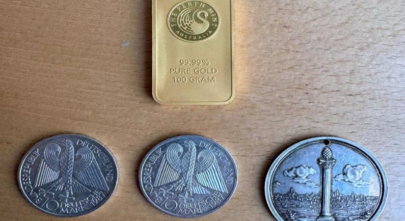 Lebuktak az ékszercsempészek