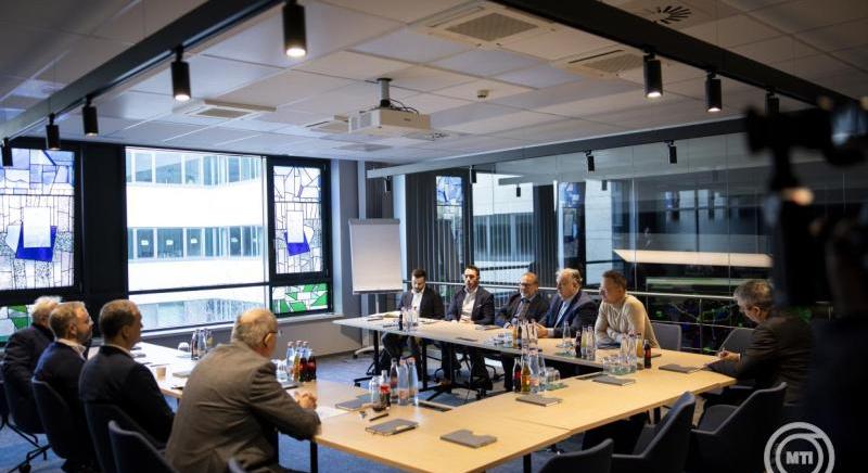 Orbán Viktor: nem mehet semmilyen hadikölcsön Ukrajnába, amíg az olajszállításokat nem indítják újra Magyarországra