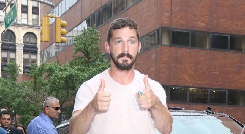 Shia LaBeouf egy titokzatos nővel csókolózott a szakítása után