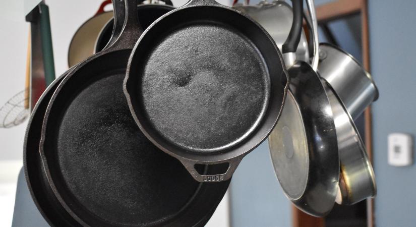 Odaégett a serpenyő? Így mentheti meg súrolás nélkül