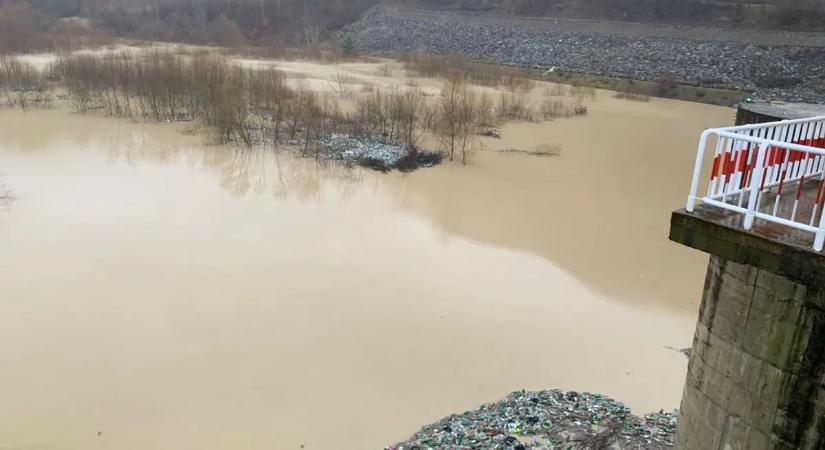 Árvíz fenyeget 15 megyében – figyelmeztetnek a szakemberek