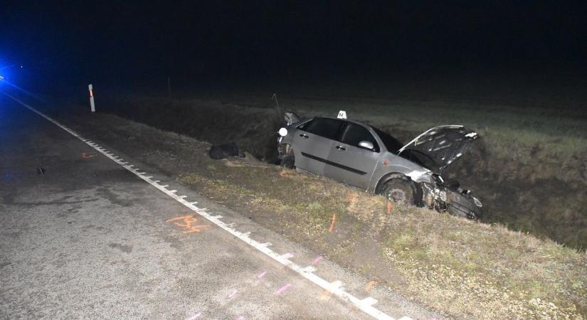 Árokba csapódott, majd az út szélén állt meg autójával a kunszenti férfi