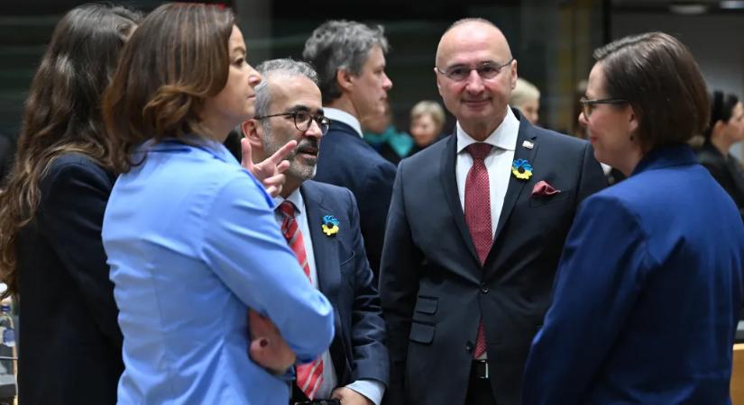 Elárulják a saját harcukat a szabadságért, Magyarország Oroszország érdekeit szolgálja – EU-s reakciók az ukrán kölcsön blokkolásáról