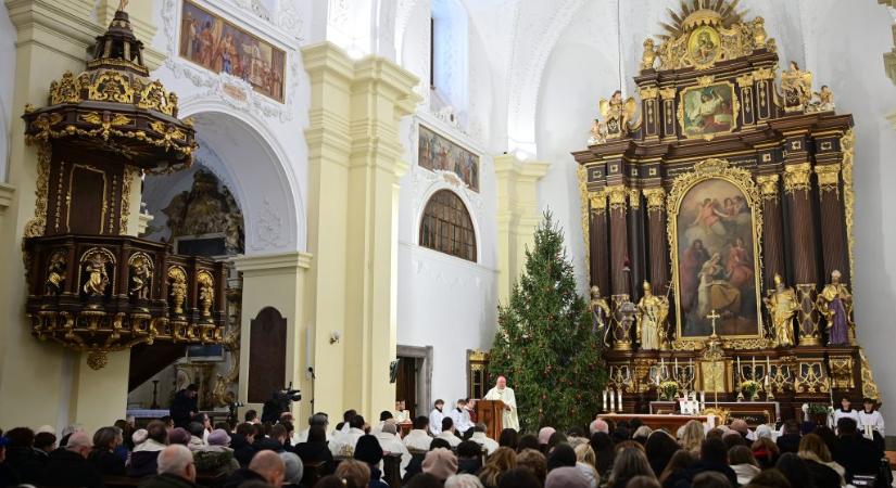 A püspöki kar szerint sokan pártpolitikai üzenetként akarják értelmezni a háború körlevelet