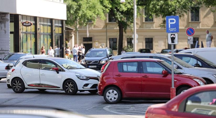 Még csak február van, de valaki már megnyerte az év bunkó parkolása címet Egerben