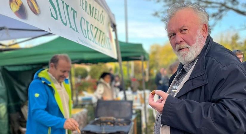 Lebukott a polgármester a szántódpusztai vásárban, de nem csoda, hogy elcsábult – leleplező fotók