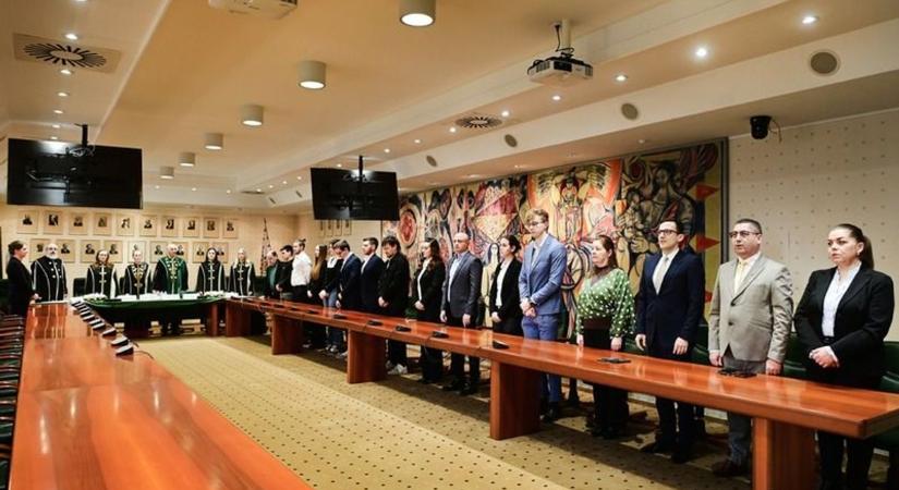 Tanácsadók és sportkommentátorok vehettek át oklevelet Debrecenben