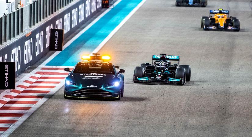 Eladó az egyik legbotrányosabb F1-es autó