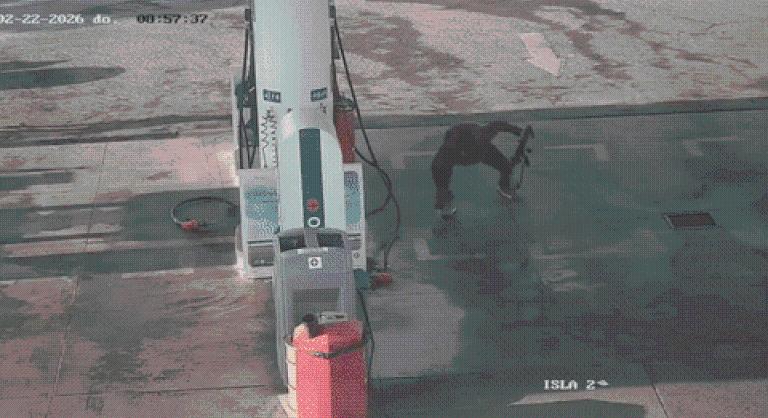 Elszabadult a pokol Mexikóban, fejvesztve menekülnek a turisták