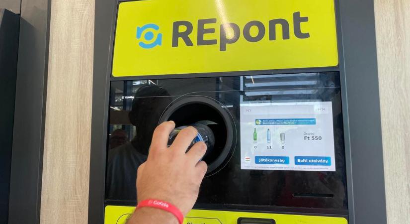 Szintet lép a palackvisszaváltás Magyarországon – ez a MOHU célja a beöntős automatákkal