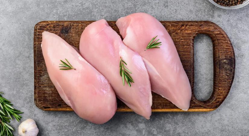 Ennyi ideig áll csak el a csirkemell a fagyasztóban