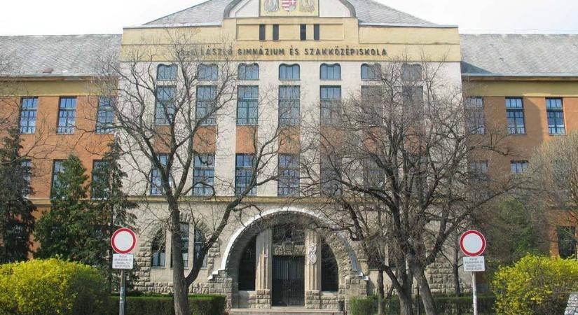 Kiürítettek egy iskolát Mezőkövesden