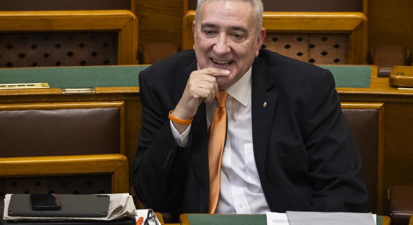 Halász János már ott tart, hogy Zelenszkij állította le a Barátság kőolajvezetéket