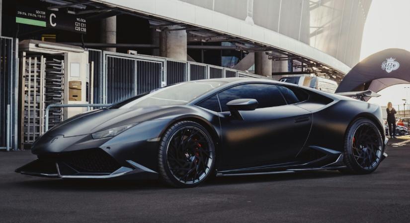 A Lamborghini bedobta a törölközőt, újratervezés indul