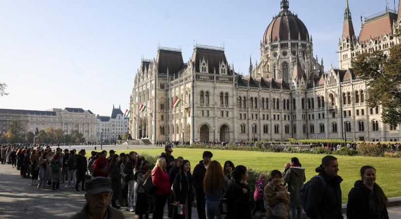 Dübörög a demokrácia: már több mint 900-an jelentkeztek képviselőjelöltnek