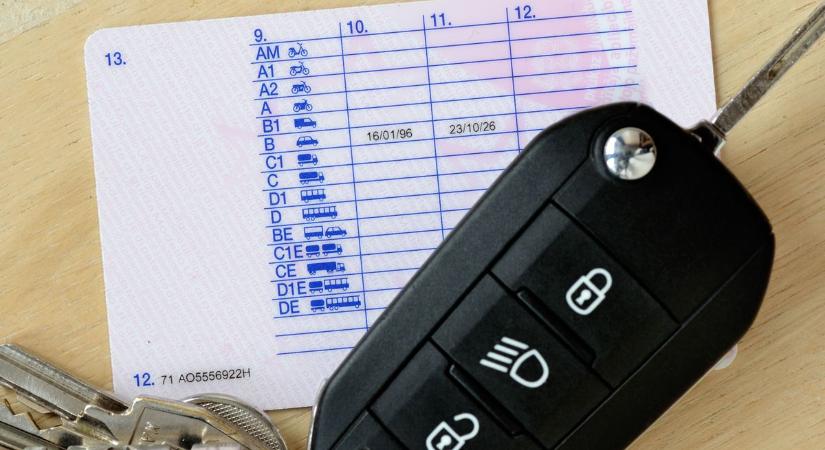 Ingyen lesz a jogsi, de nem mindenkinek: új állami támogatás indul márciustól