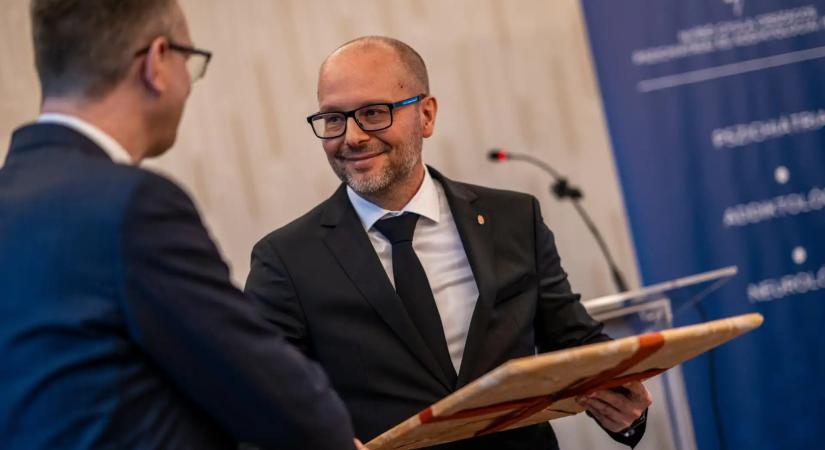 Több mint 500 pszichiáter követeli a Nyírő OPAI „mágusképzős” főigazgatójának menesztését