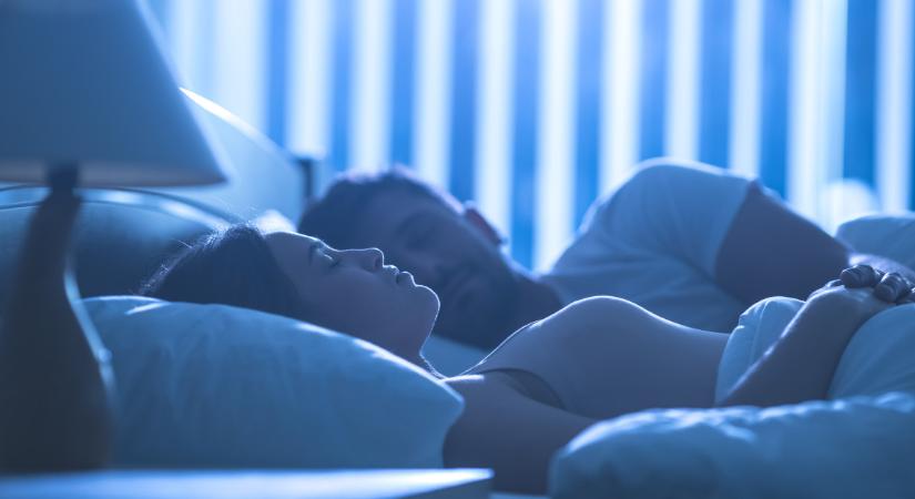 Alvászavar ellen brutál jól működik a fehér zaj: az idegrendszert nyugtatja meg