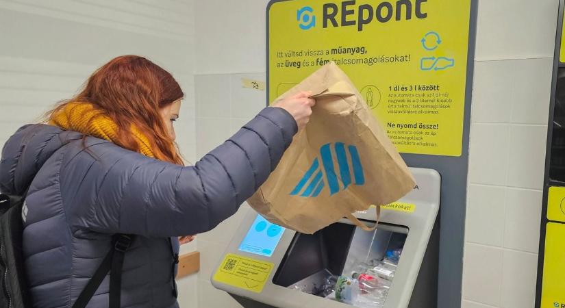 Teszteltük az új ömlesztős REpont automatát – a visszaváltók reakciója mindent elárul