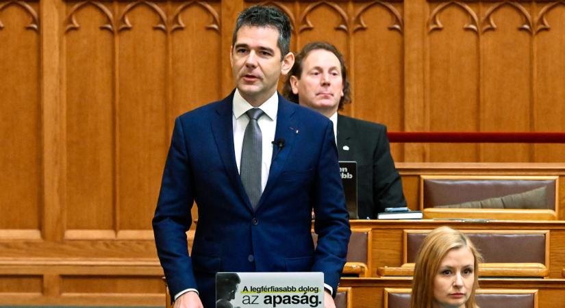 „Mondjanak le sportállásaikról a kormánypárti politikusok!”