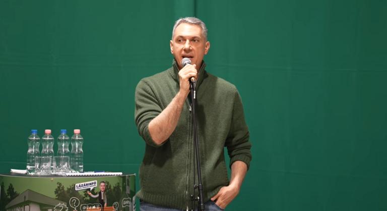 Lázár János: Magyar Péternek Orbán Viktor mellé kellene állnia