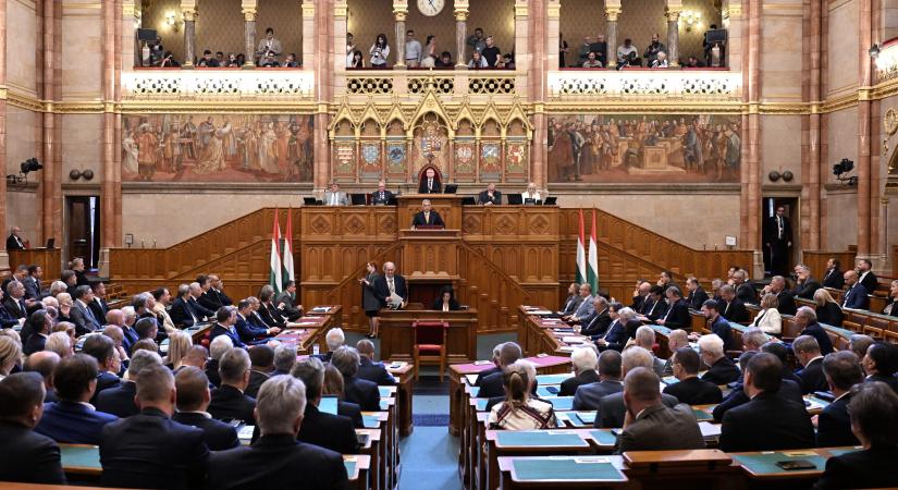 Orbán a parlamentben: Ukrajna nyíltan beavatkozik a magyar választásokba