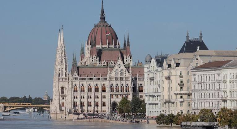 Már 900-an jelentkeztek képviselőjelöltnek