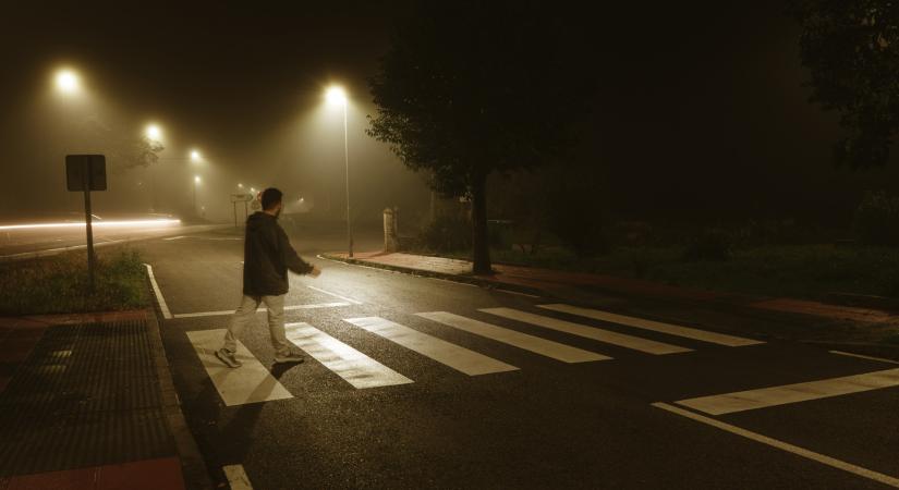 Vitézy javaslata zöld utat kapott – vizsgálják a budapesti zebrák erősebb kivilágítását