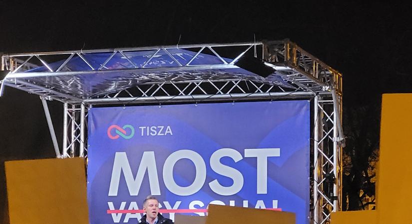 Magyar Péter a Fidesznek üzent Szegeden: „ez kevés, mint Hatvanpusztán a magánpénz”