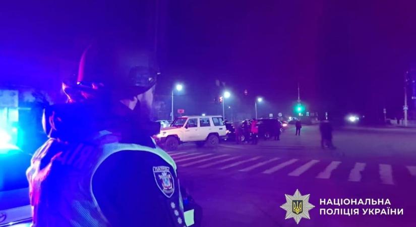 Ismét rendőrök mellett robbantottak Ukrajnában, heten megsérültek