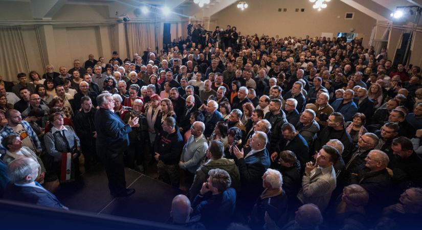 Orbán Viktor: Magyarország célja, hogy minden szomszédjával jó viszonya legyen és a háborúnak legyen vége