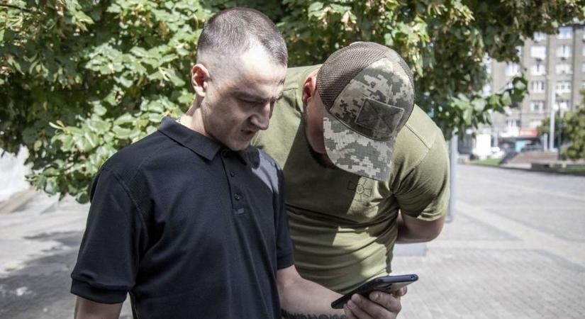 Ukrajna utcáit félelemben tartják a toborzók