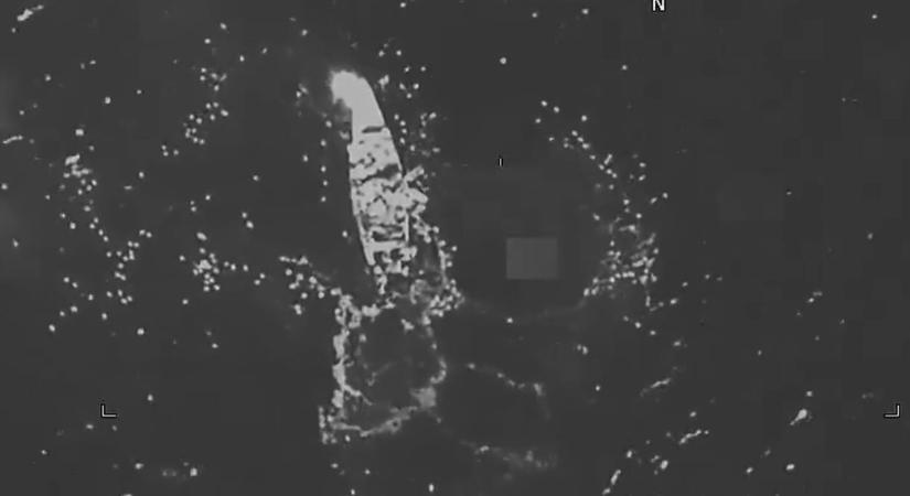 Az amerikai haderő ismét elsüllyesztett egy „drogszállító” hajót, videón a brutális támadás