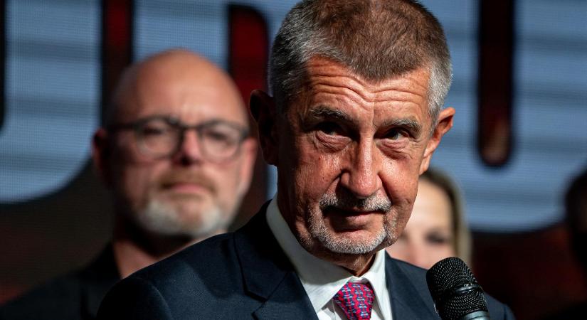 Andrej Babis: Az ukrán zászló kitűzésével emlékezik meg a cseh kormányhivatal az orosz agresszió kezdetéről