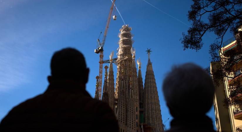 Elérte csúcspontját a Sagrada Família: 172,5 méteres lett a Krisztus-torony – Képekkel