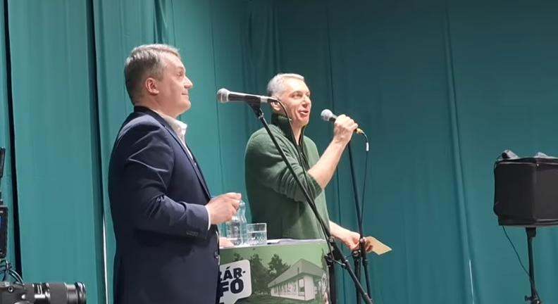 “Mossa ki a száját a vécékefével” – Lázár János szívesen intéz akkugyárat a böszörményieknek