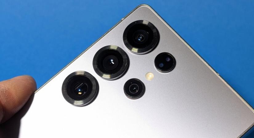 Gombnyomásra véd meg a kíváncsi szemektől a Samsung Galaxy S26 Ultra