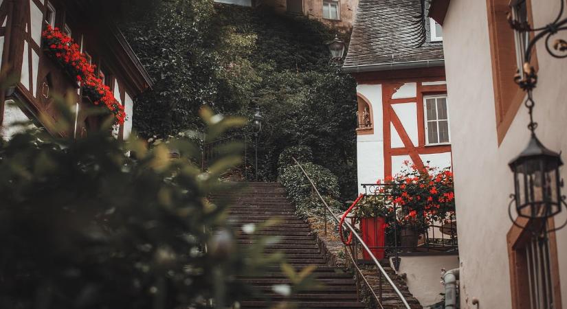 Kinyitották Matolcsyék elhagyatott villáját, minden kiderült